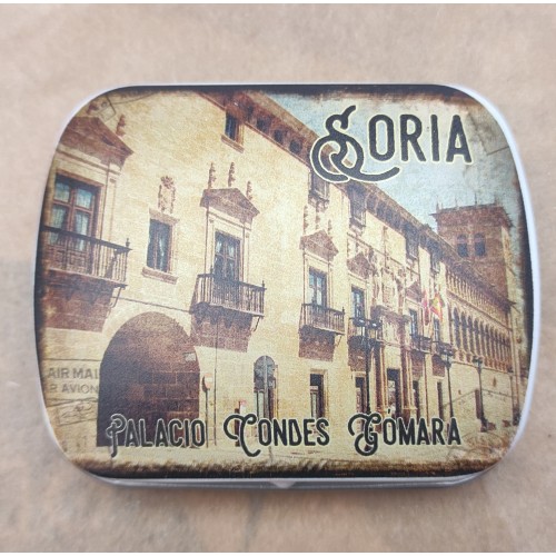 Caja metálica del Palacio de los Condes de Gómara con caramelos de menta
